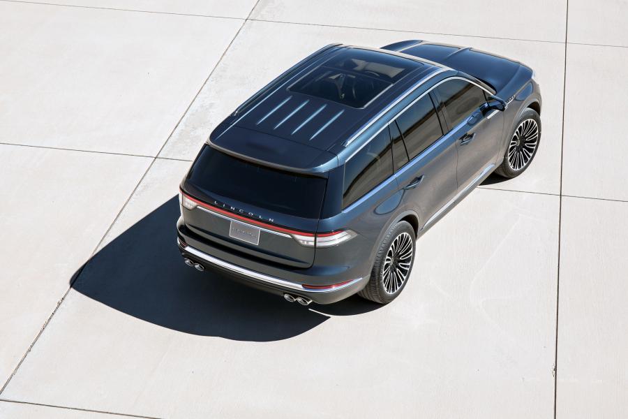  Lincoln Aviator 2018 года  (фото 16 из 23)